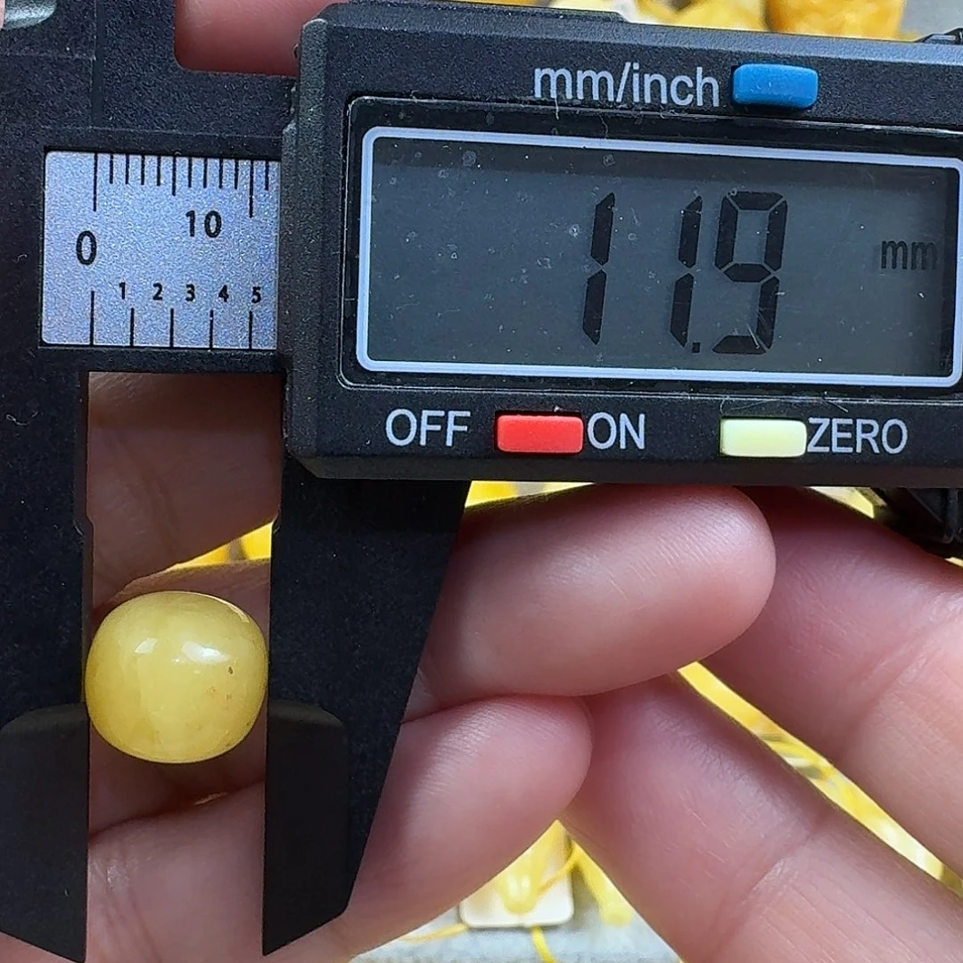 蜜蜡未镶嵌裸石31杂