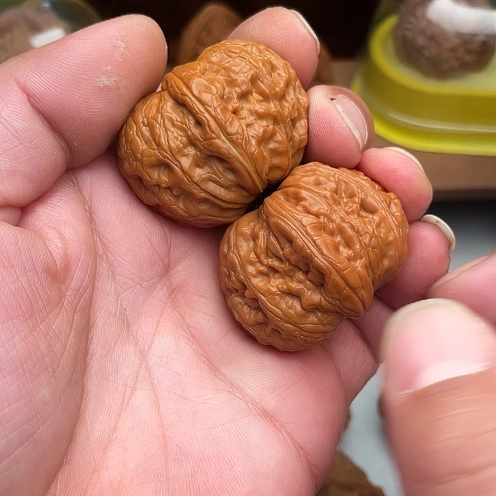 R***o文玩核桃吊坠元宝