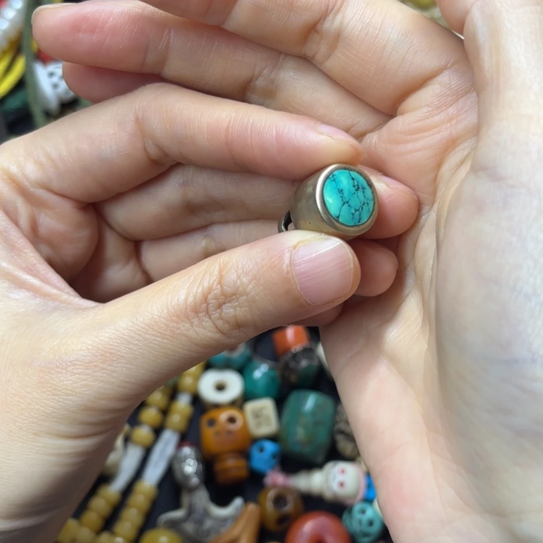 只买单纯的吊坠，没带链子，属的性质。无