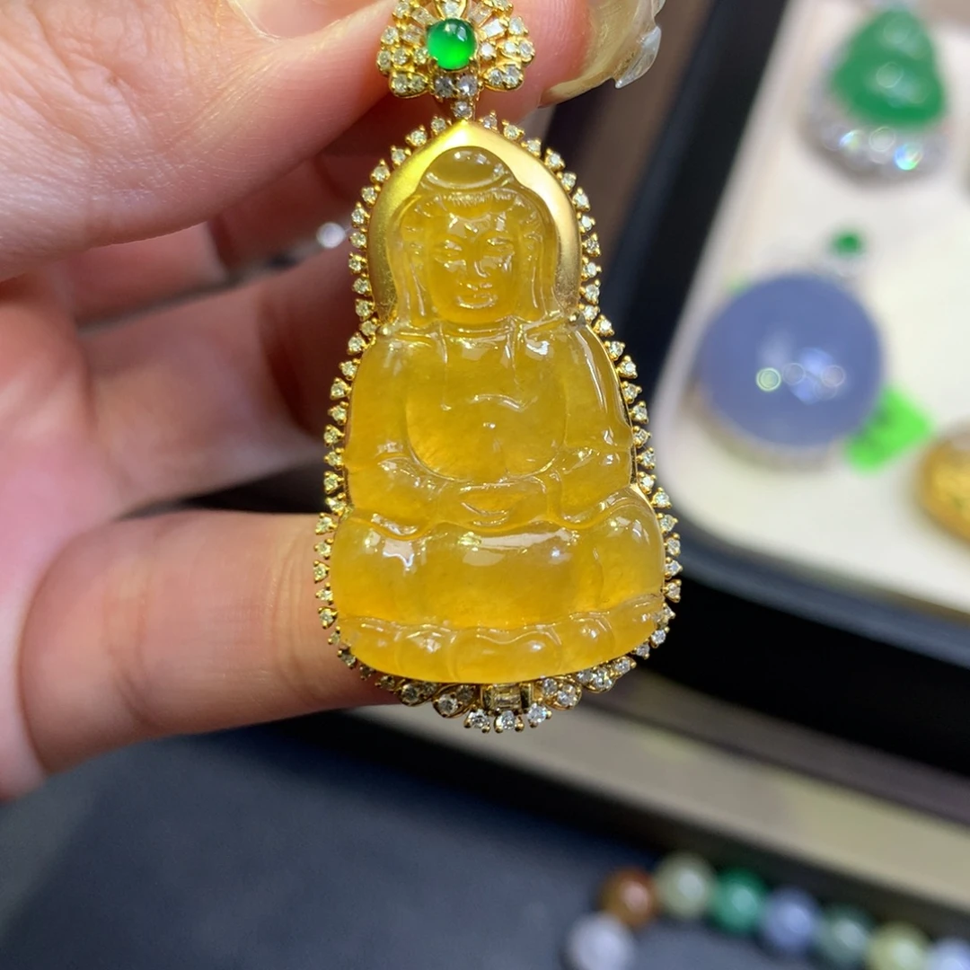 翡翠18K金镶嵌颈饰