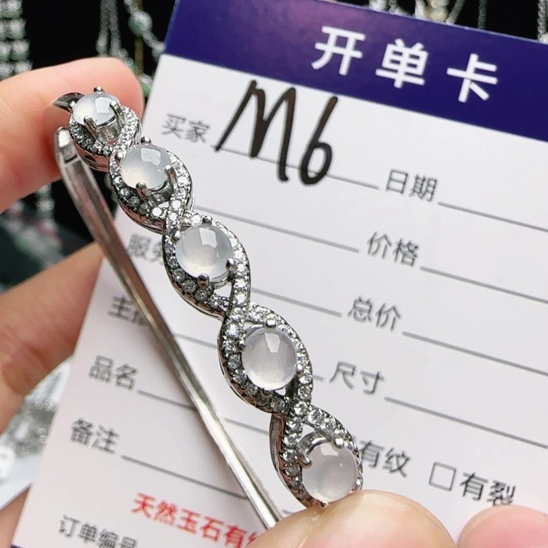 银S925镶嵌戒指翡翠?