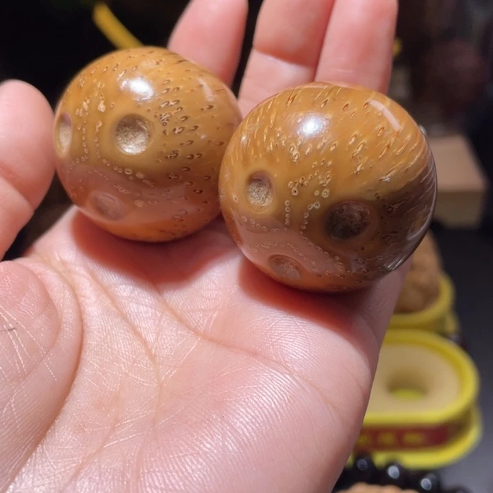 桃核把件紫金鼠手球