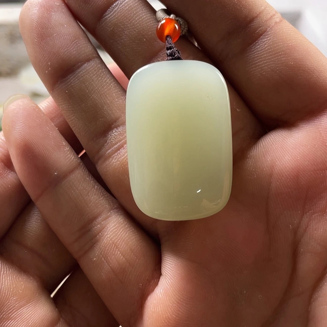 和田玉未镶嵌颈饰用****0新疆且末钢板料无事牌