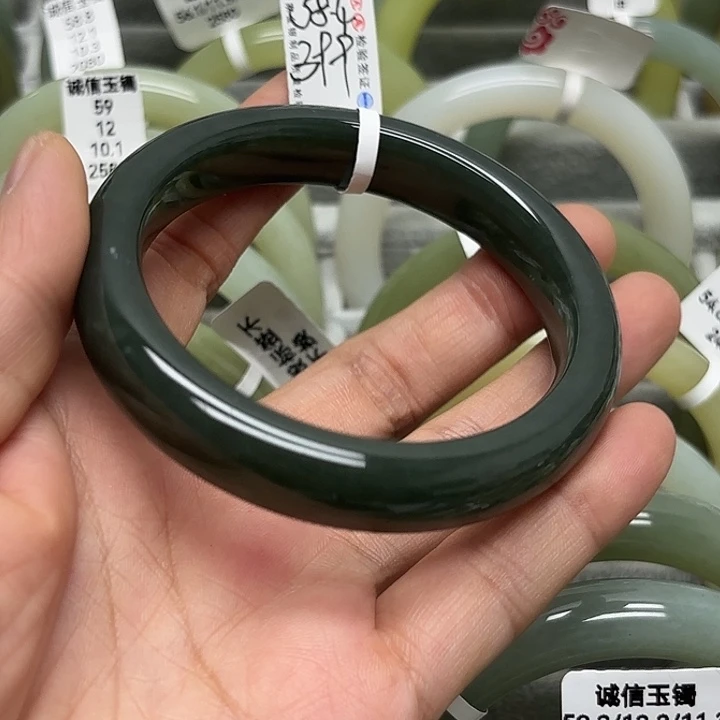 未镶嵌手镯和田玉（糖玉）
