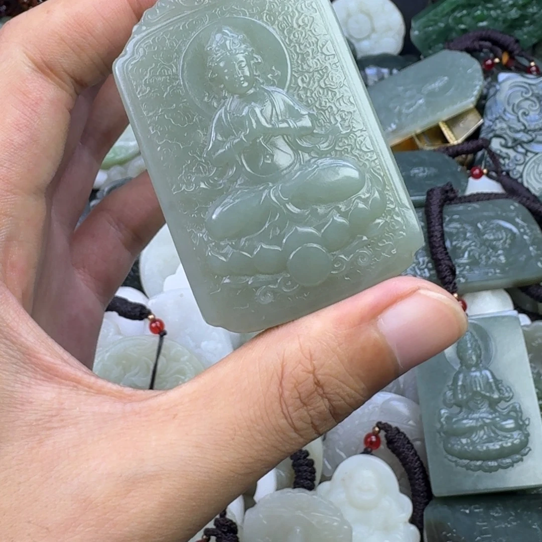 ****）颈饰未镶嵌和田玉