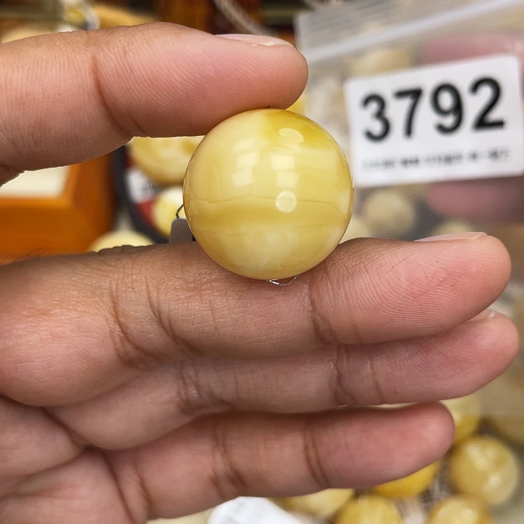 蜜蜡未镶嵌珠宝奇石22.3