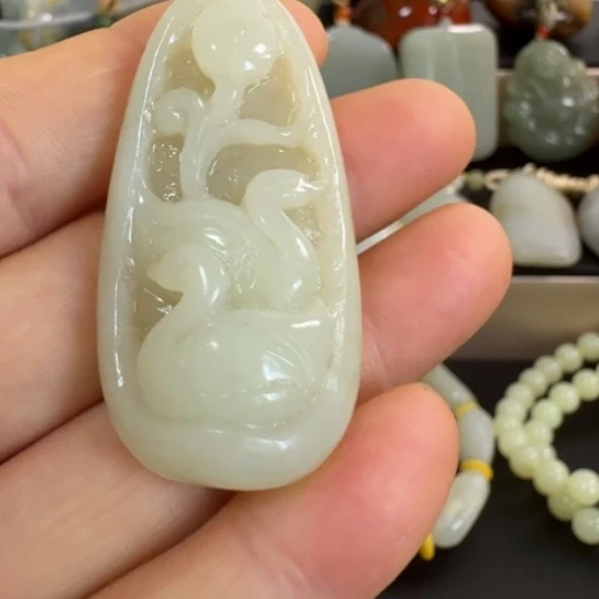 和田玉（糖玉）未镶嵌颈饰