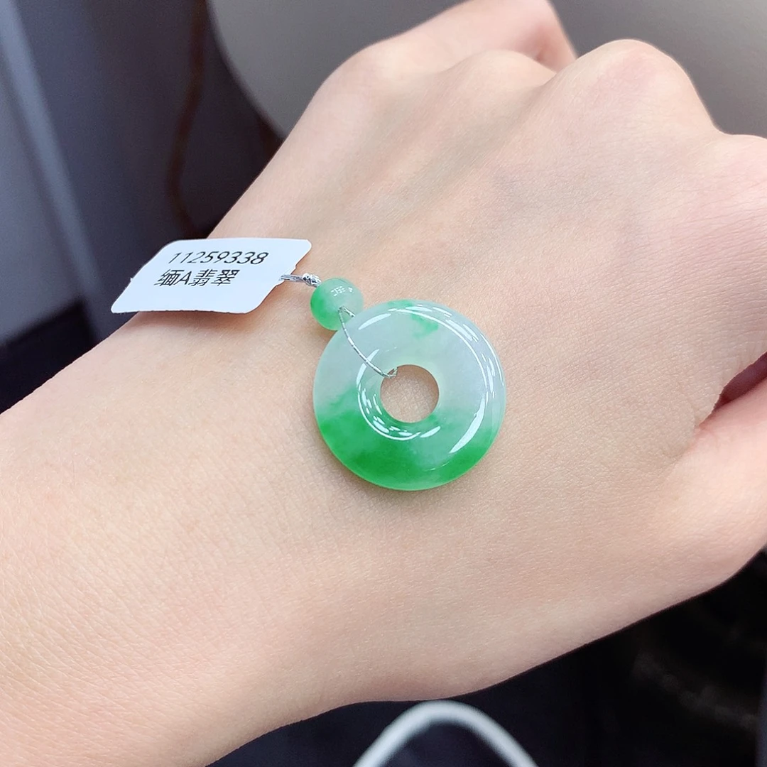 翡翠戒指未镶嵌甜甜圈一个