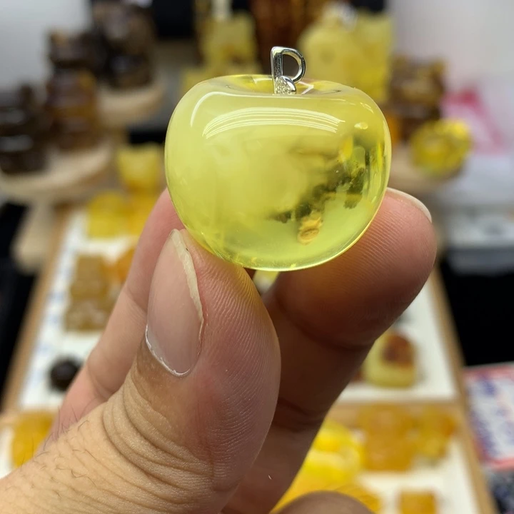 琥珀颈饰银S925镶嵌苹果蹲