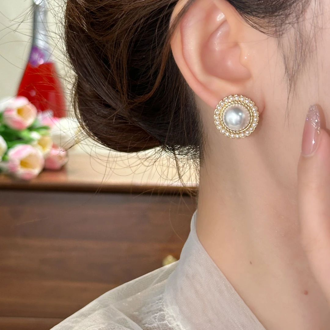 铜合金耳饰 经典韩国风复古宫廷高级感港风大圆贝珠耳钉耳饰
