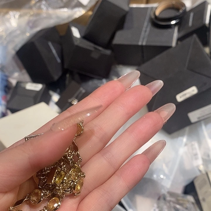 甜***蜜花岗石铁合金中古香水沐浴露持久留香