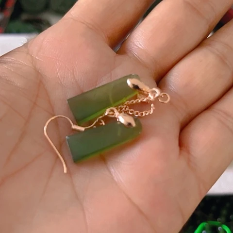 蛇纹石玉颈饰未镶嵌俊*