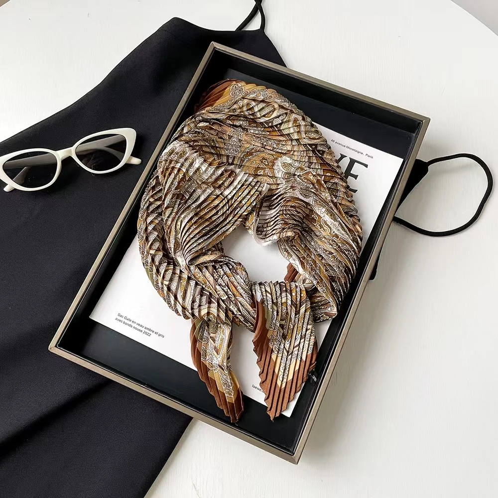 高品质印花压褶丝巾百搭款