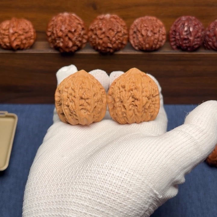 文玩核桃把件三角白