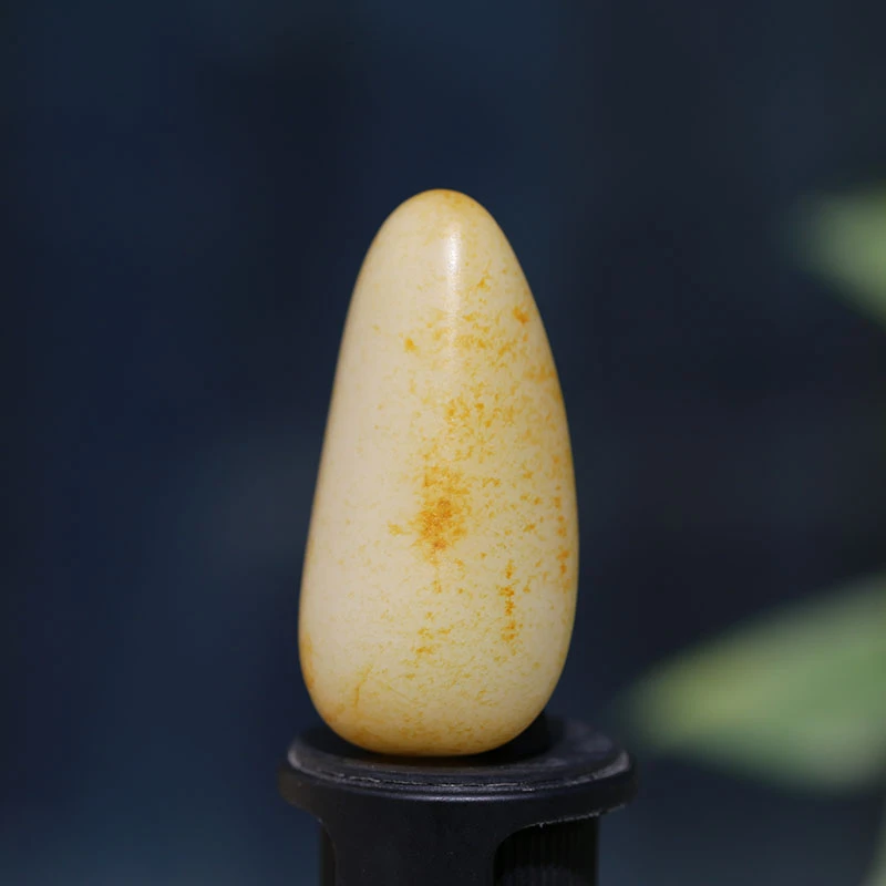 新疆和田玉67.8克 无伤无裂 洒金皮 大点的 挂件