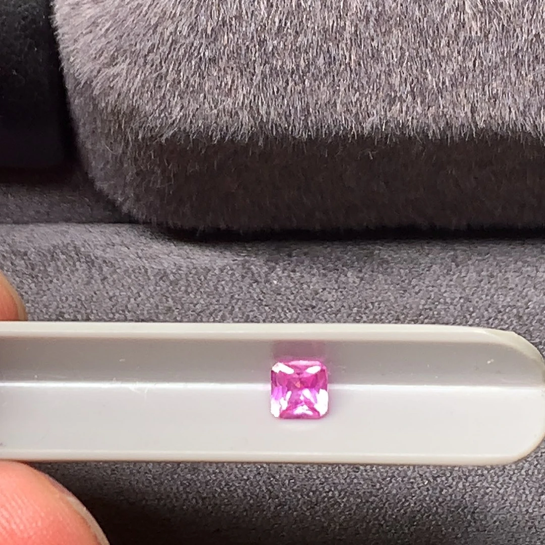 蓝宝石裸石25分粉色蓝宝石
