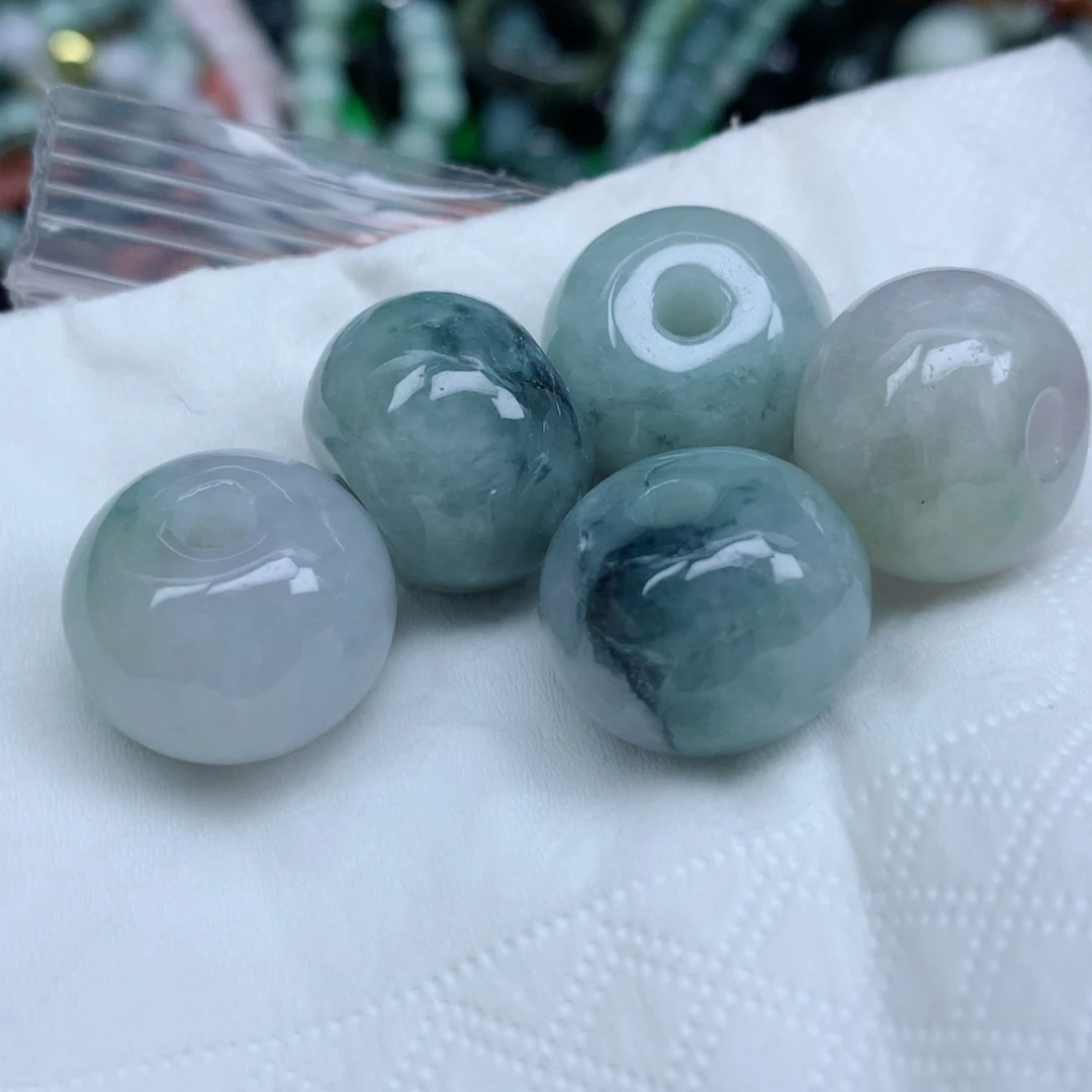 翡翠未镶嵌颈饰珠子