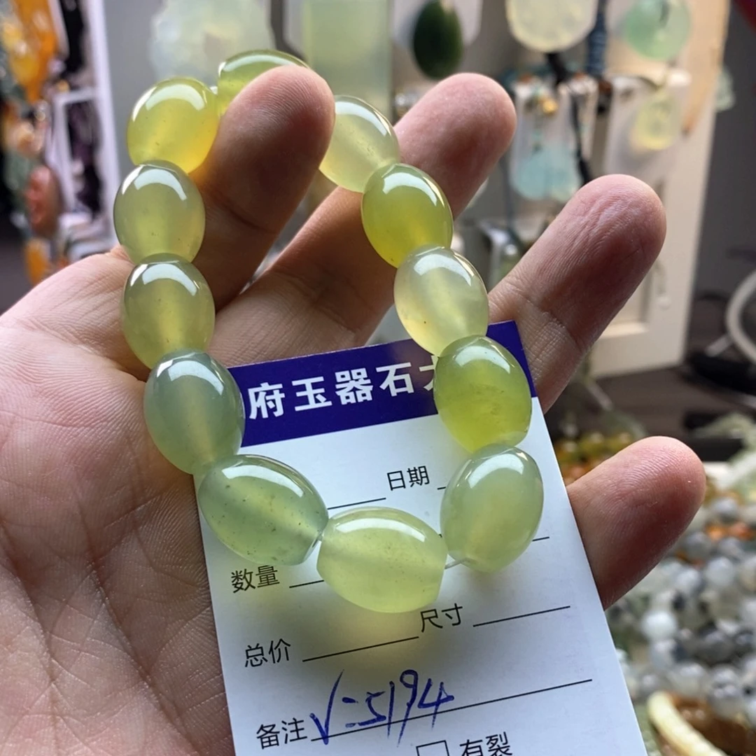 未镶嵌蛇纹石玉颈饰