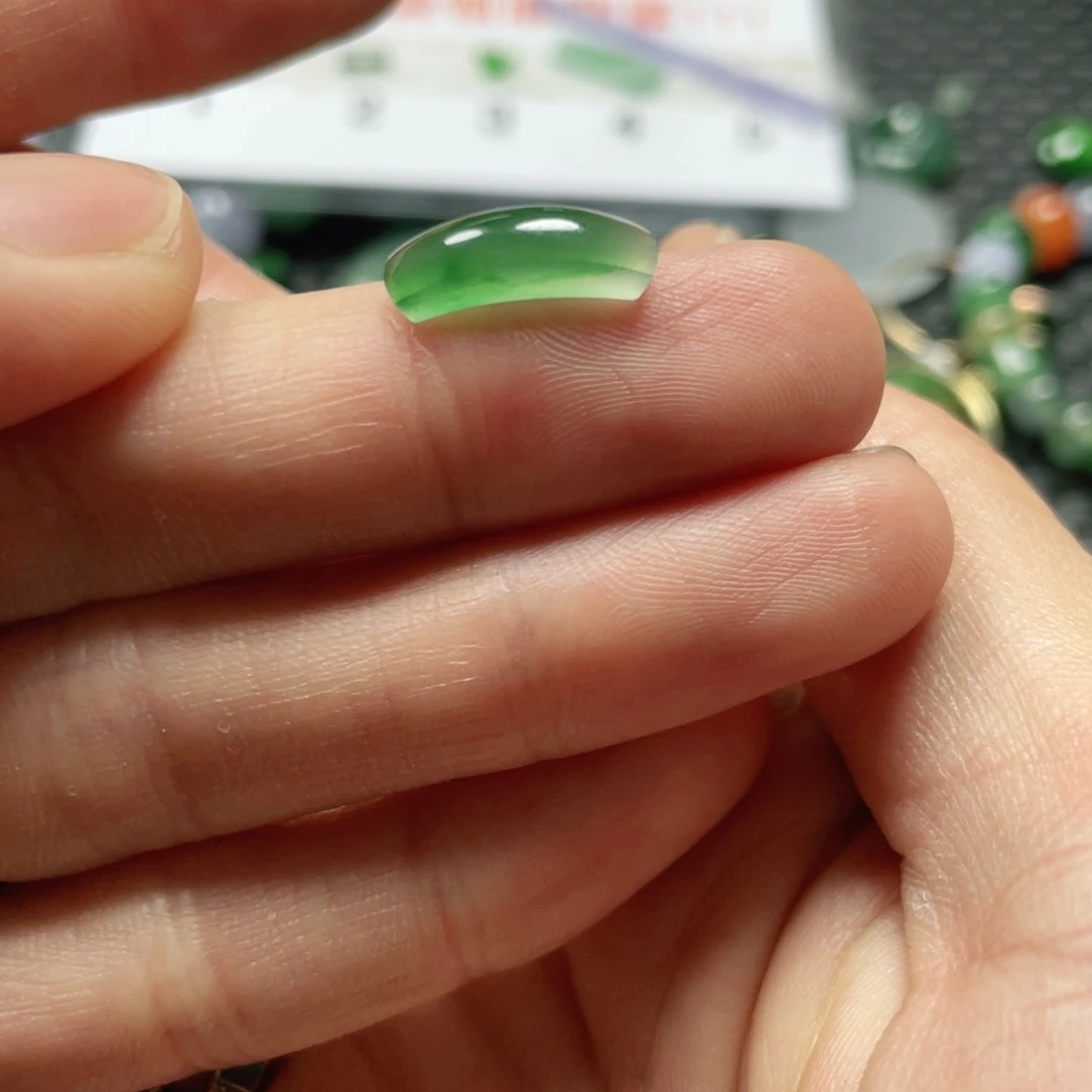 c***m翡翠未镶嵌颈饰翡翠