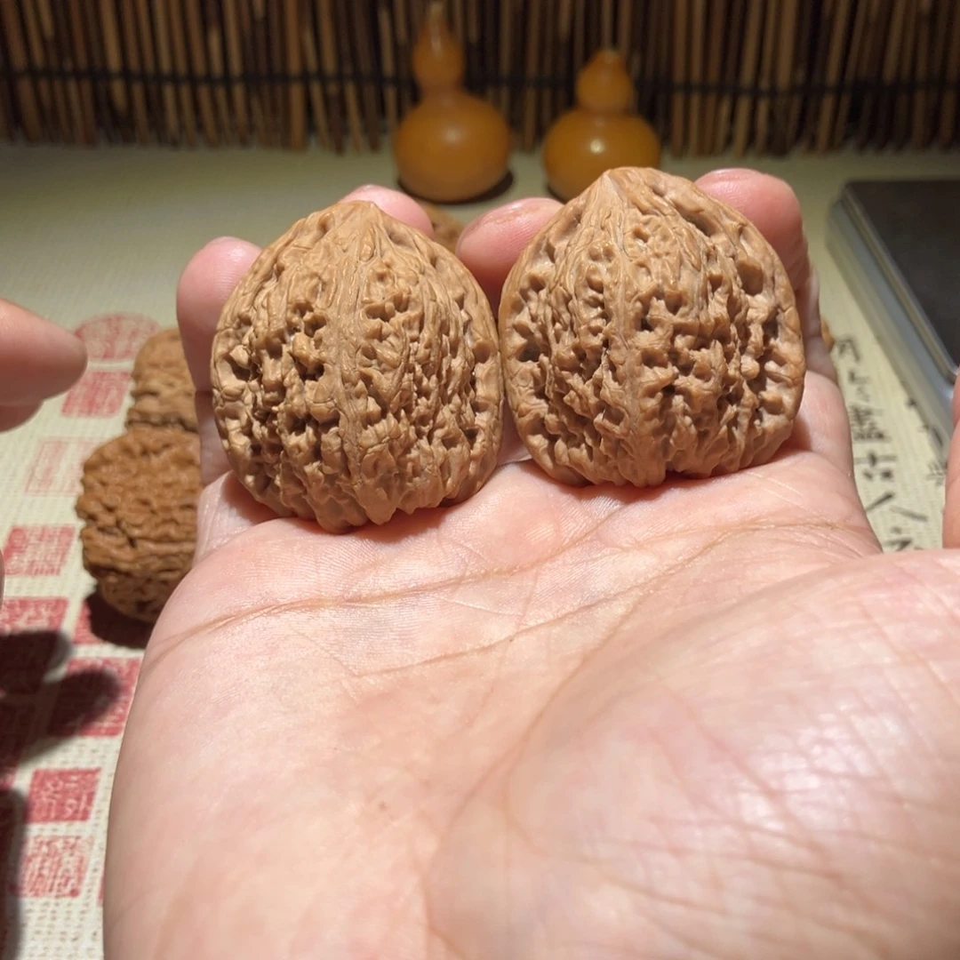 文玩核桃把件37尺全品高炮拉丝凹底涿鹿南疆石