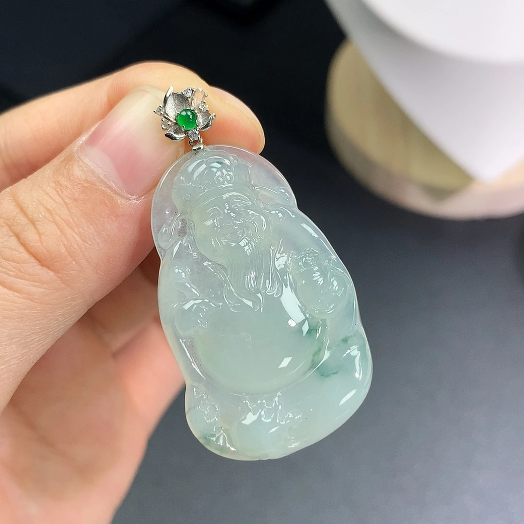 翡翠18K金镶嵌颈饰财神爷