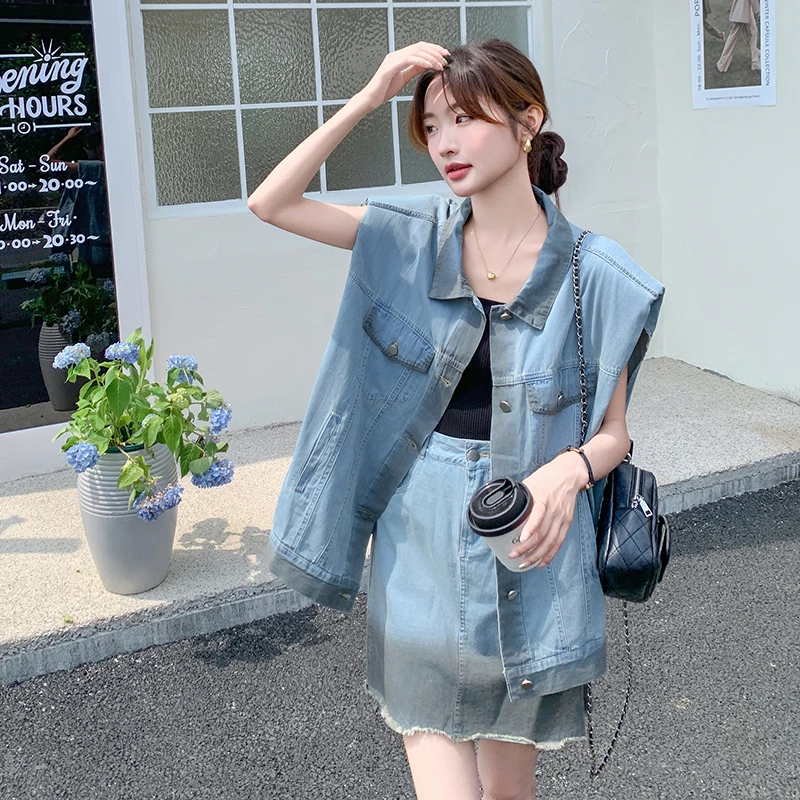 夏季又酷又飒穿搭女2025新款独特别致牛仔马甲复古短裙