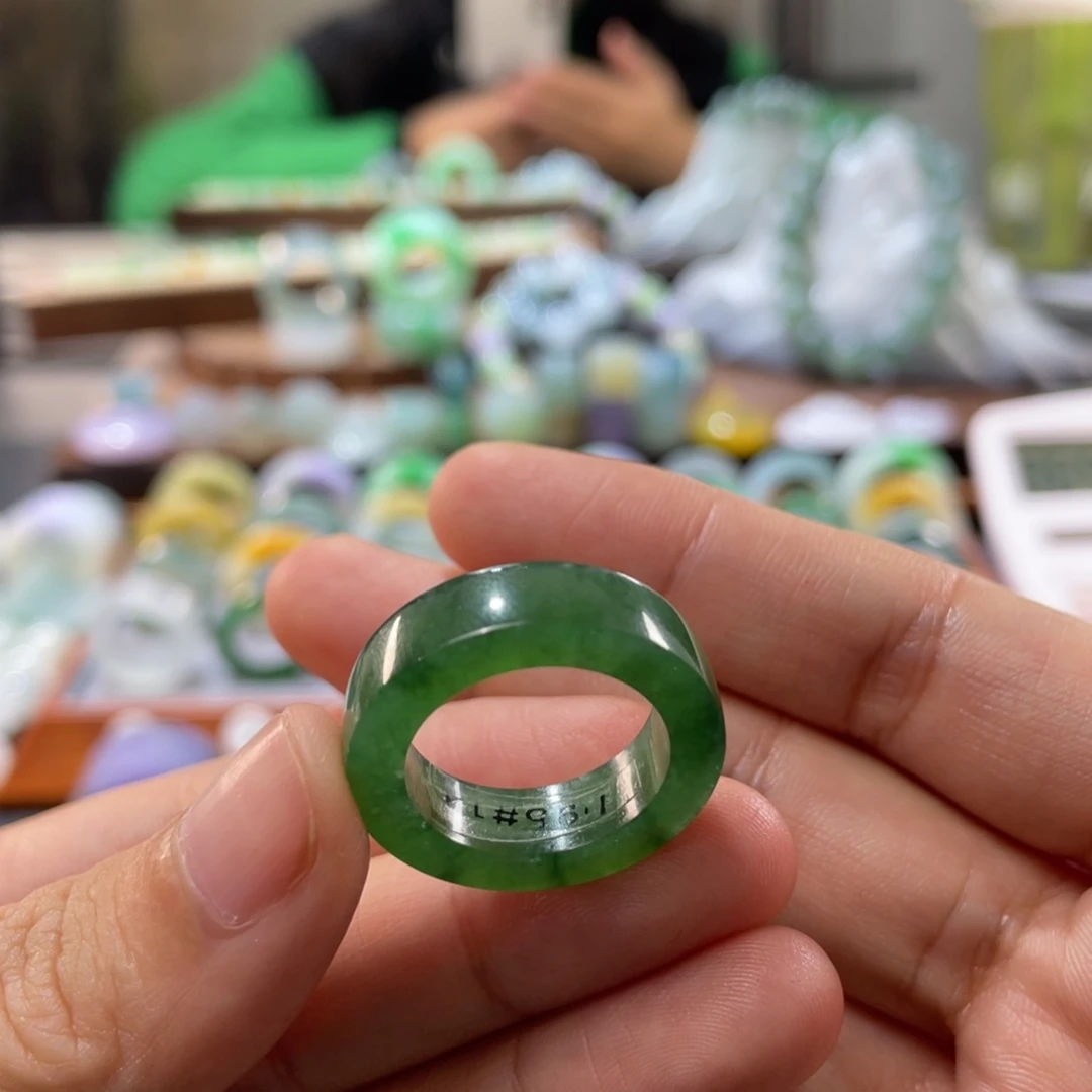 定制翡翠未镶嵌V****！翡翠