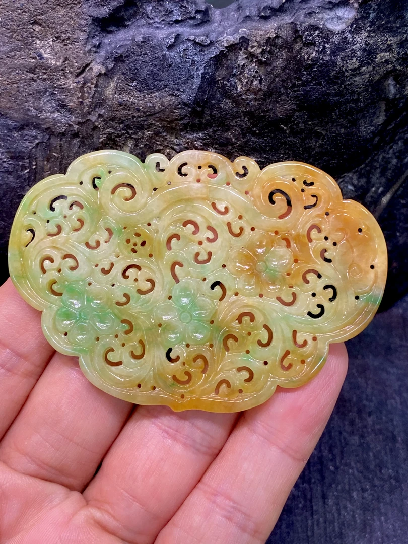 三彩翡翠荣华富贵吊坠