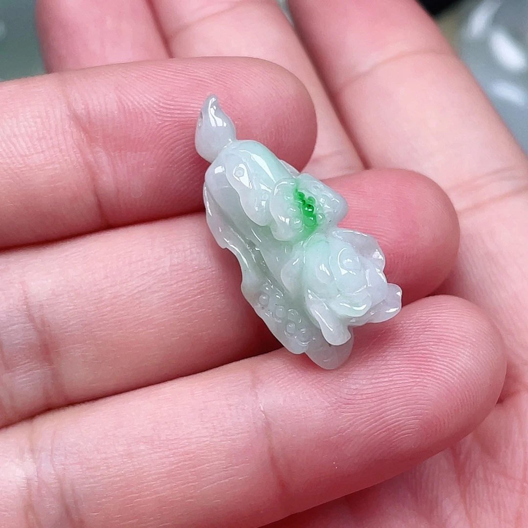 颈饰未镶嵌翡翠白菜