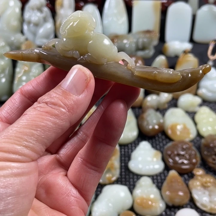 和田玉（糖玉）未镶嵌摆件