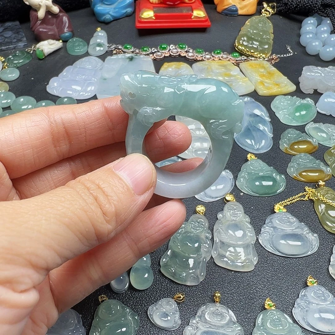 翡翠未镶嵌戒指貔貅