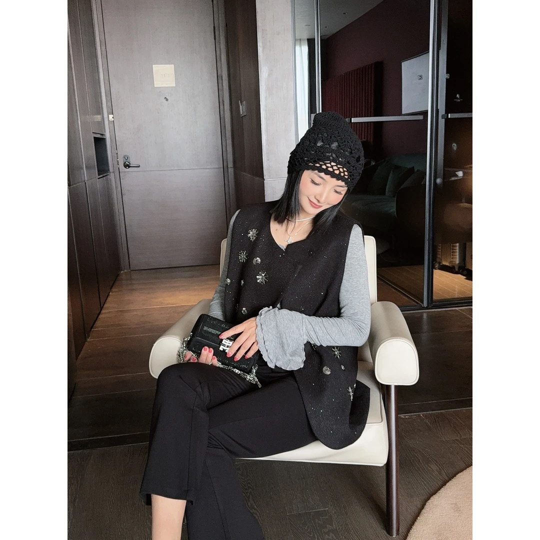 2025早春新款重工亮片花朵亮晶晶圆领砍袖气质高级感马甲女上衣潮