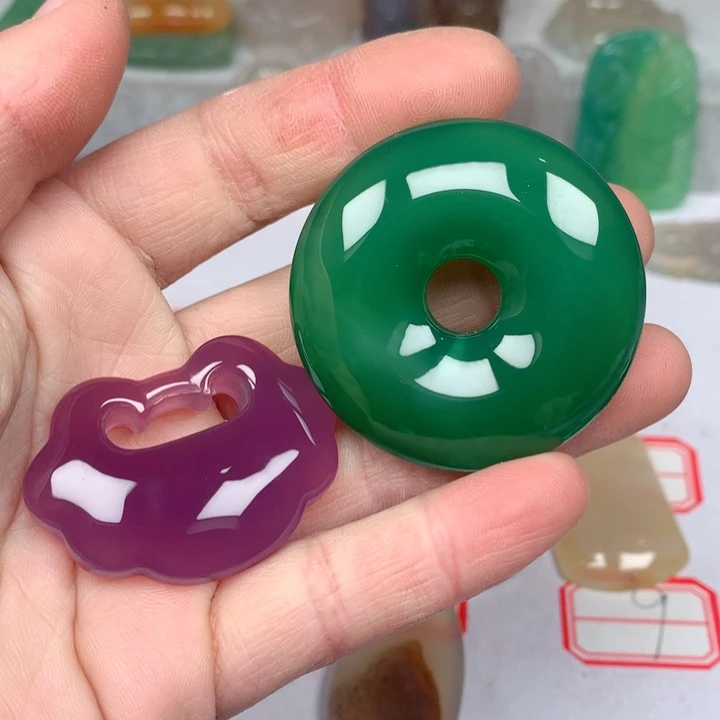 玛瑙/玉髓颈饰未镶嵌人****饭