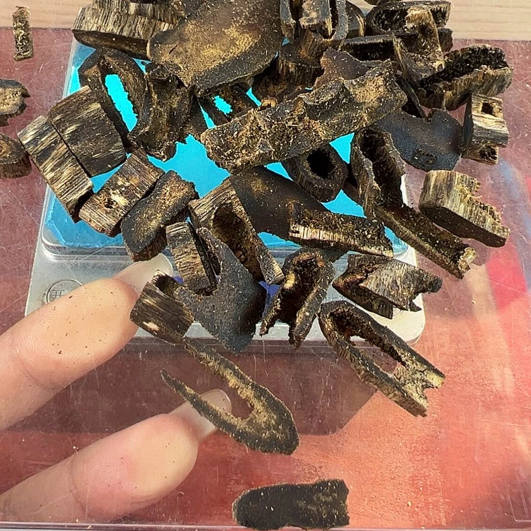 沉香沉香碎屑沉浮原材料50g