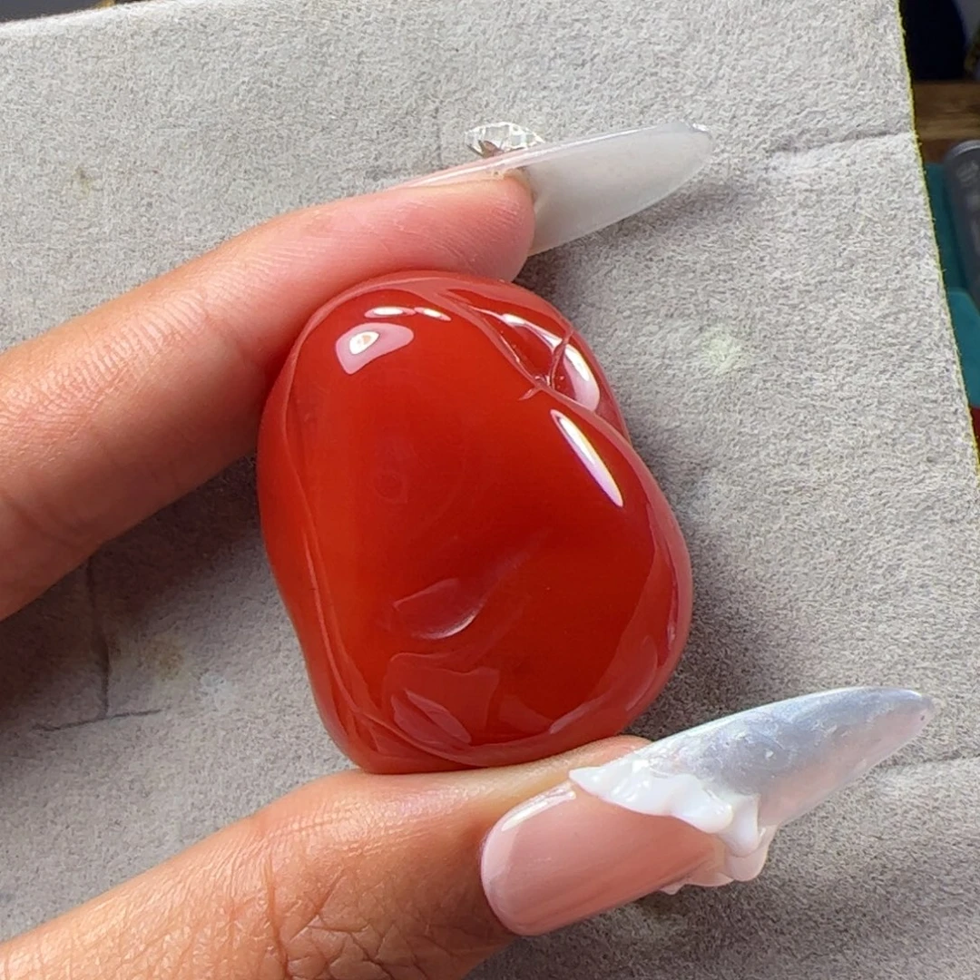 未镶嵌大黑洞随型南红玛瑙