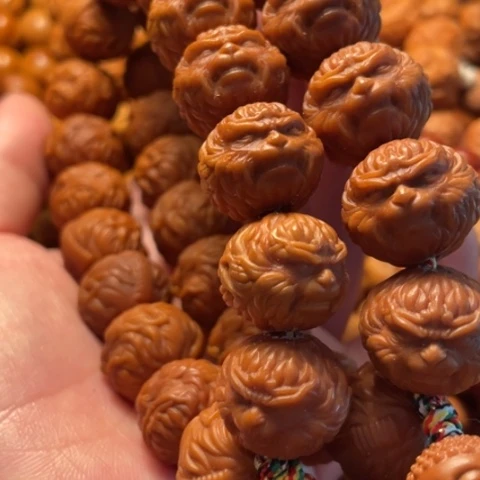 手串猴头核桃夕**了舞台