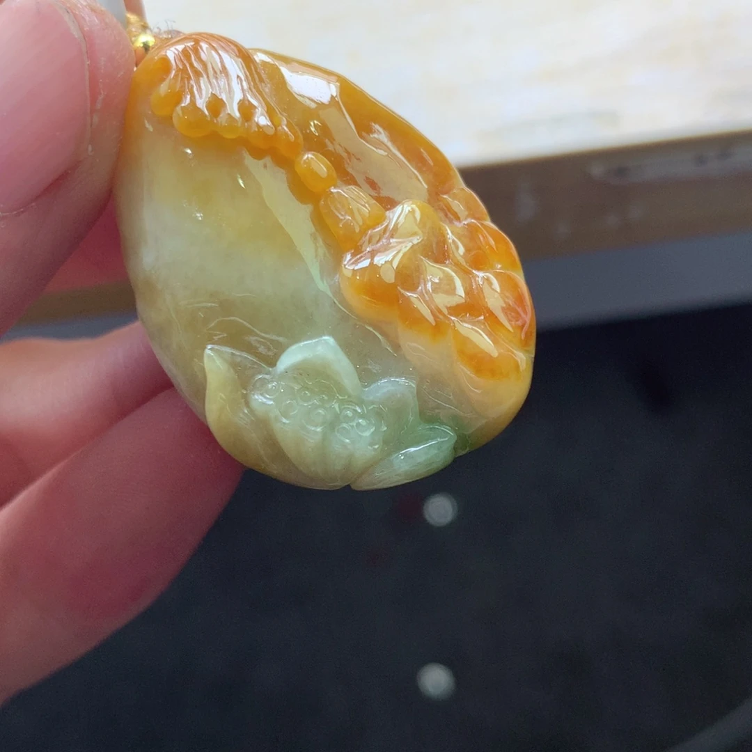 翡翠颈饰未镶嵌吊坠