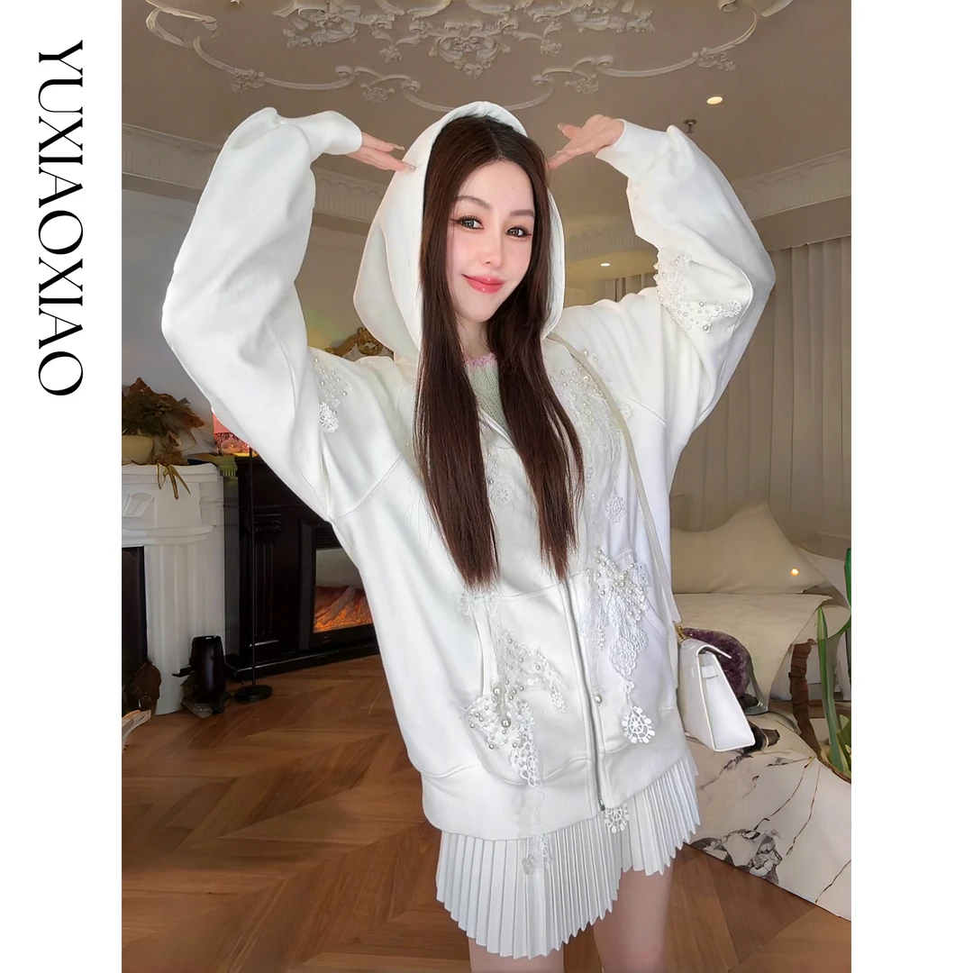 余潇潇【浮雕艺术馆】重工珍珠蕾丝蝴蝶结拼接撒银工艺连帽卫衣