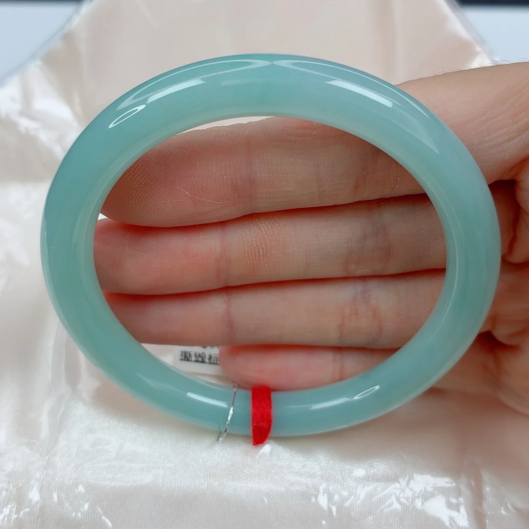 翡翠未镶嵌手镯55.4小圆条，满蓝底细腻，完整，06