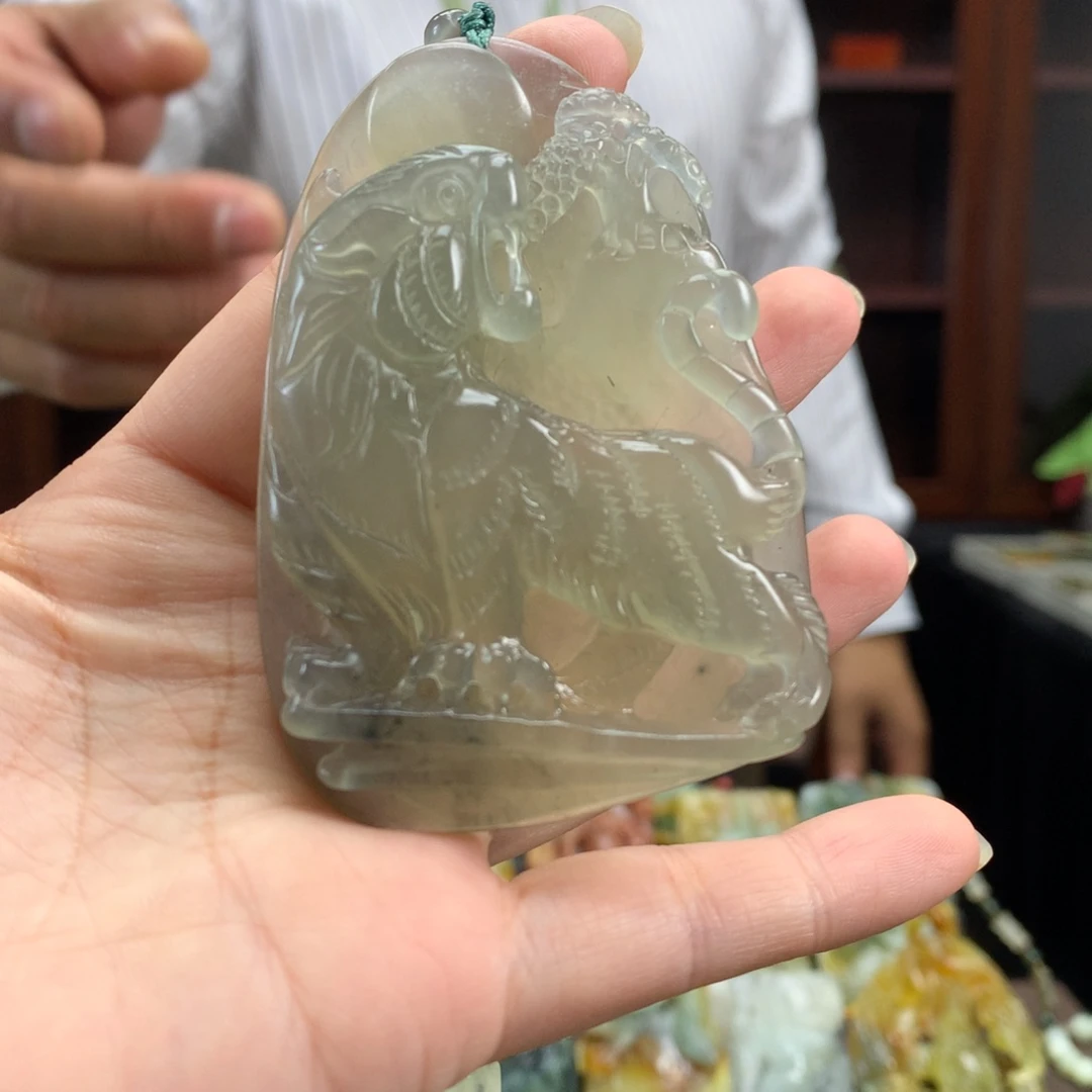 未镶嵌蛇纹石玉颈饰