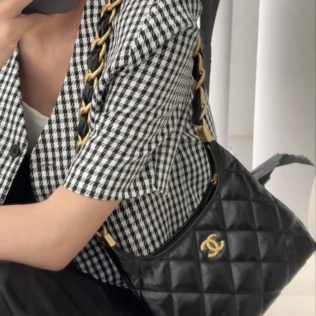 香奈儿腋下包 77630779