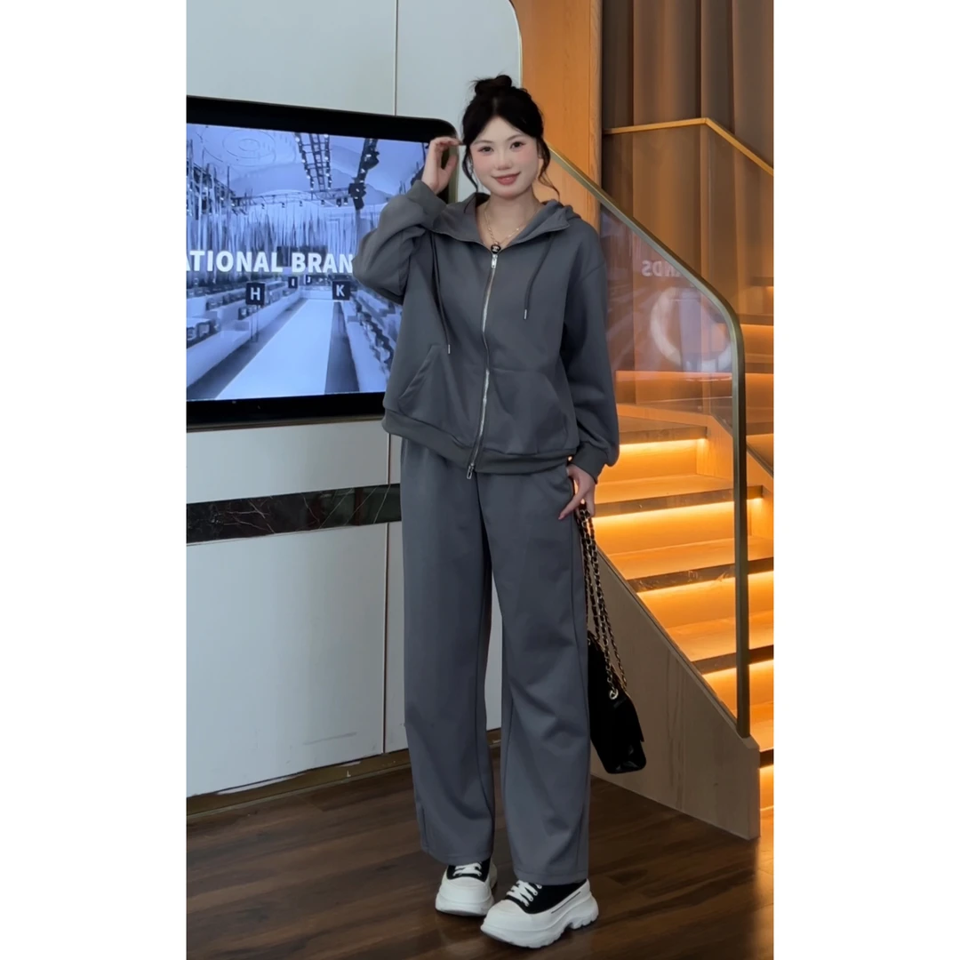 （现现款）周周微胖定制~盐系宽松时尚显瘦休闲两件套女士W0094T