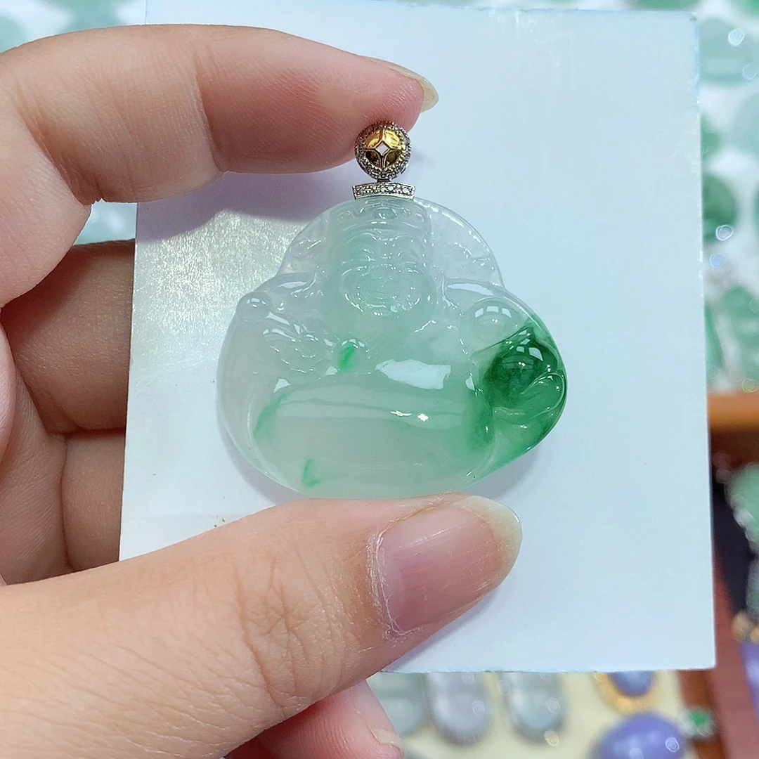 翡翠18K金镶嵌颈饰财爷