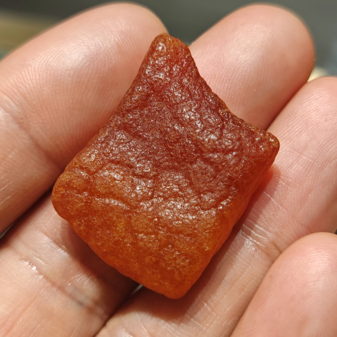 天然蜜蜡原石俄料全皮牌子吊坠挂件净重3.8克