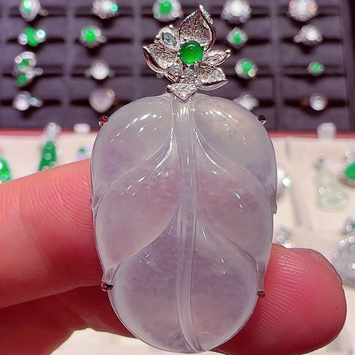 翡翠颈饰18K金镶嵌吊坠