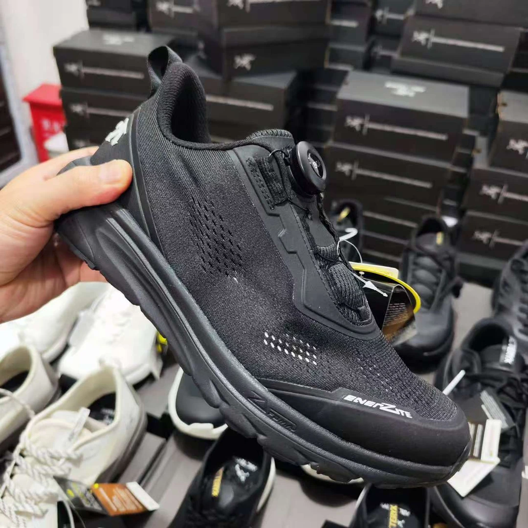 2245 ZITE 透气男女通用跑步鞋舒适时尚轻奢