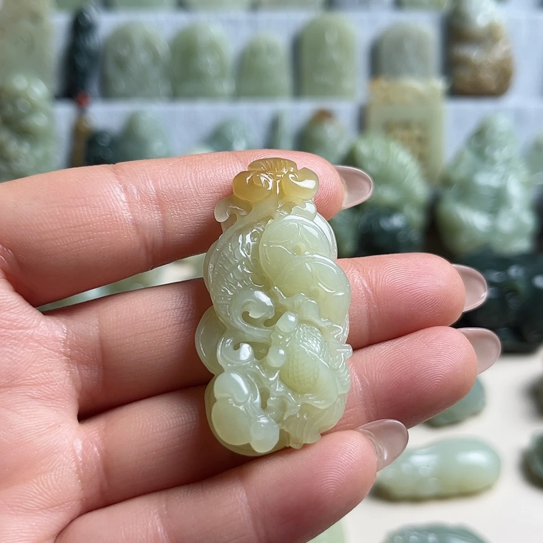 和田玉未镶嵌挂件