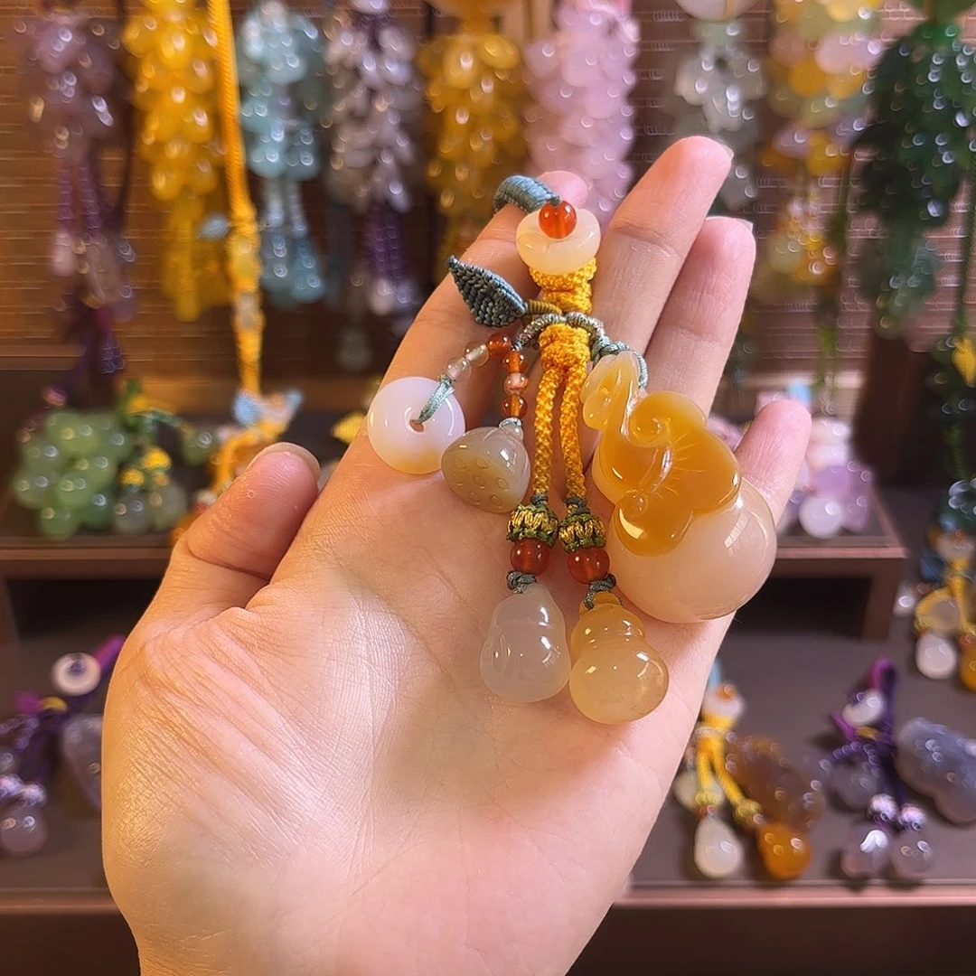 恰***变玛瑙/玉髓未镶嵌车挂福利款钥匙扣