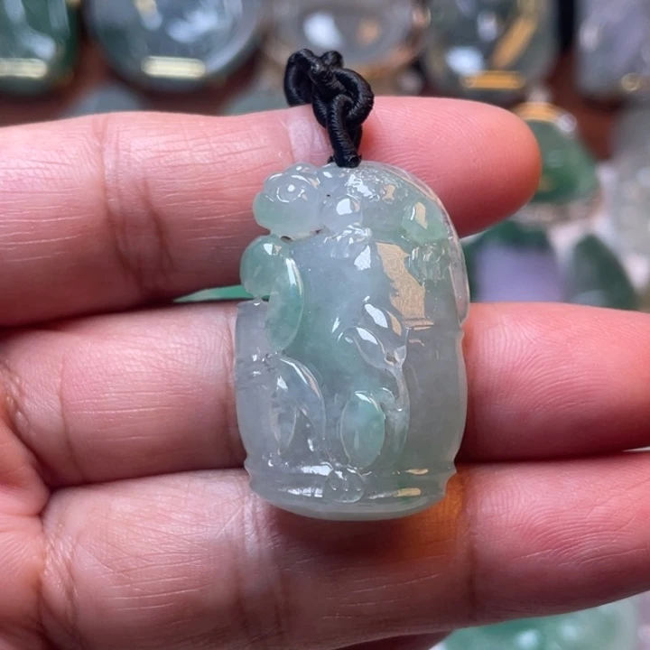 海***哥翡翠未镶嵌吊坠(不含链)