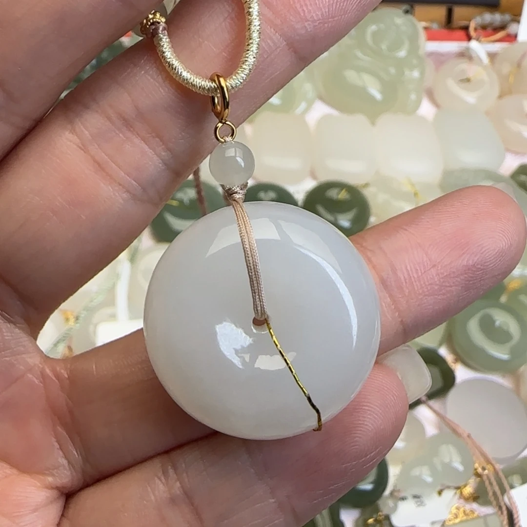 洗***脸和田玉未镶嵌颈饰